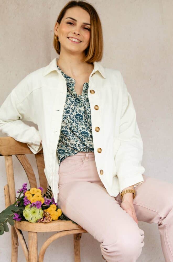 Veste en jean écru - veste écru femme - veste jean écru femme - Veste femme - veste boutique indépendante - veste boutique indépendante femme - veste été femme - veste printemps femme - veste hiver femme - veste pas cher femme - veste de qualité femme - veste chic femme - veste tendance femme - Veste en jean femme - Veste Will - Veste sezane - Veste jean sezane - veste inpiration Will Sezane - Veste jean boutique indépendante - veste jean pas cher - Charlior - Marque vêtements Charlior - Vêtements Charlior - Site Charlior - Site officiel Charlior - Revendeur Charlior - Revendeur Charlior Lille - Habits Charlior - Veste Charlior - veste femme Charlior - Veste marque Charlior - Charlior veste - Veste beige femme - veste beige pas cher femme - veste beige chic femme - veste beige décontractée femme - boutique indépendante femme - boutique indépendante en ligne - boutique indépendante vêtements - boutique indépendante mode femme - Etsuzette boutique - boutique etsuzette -boutique libertie - boutique Libertie Lille - Boutique Violette Lille - Loela boutique - Boutique Templeuve - boutique pévèle - petite boutique pévèle - petite boutique Lille - boutique indépendante pévèle - boutique femme pévèle - petite boutique femme Lille