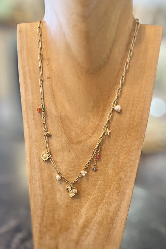 Collier breloques doré