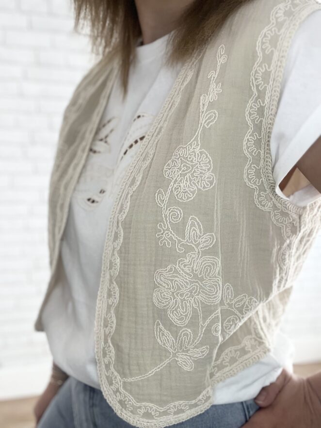 Veste sans manches Elyo Beige – Image 2