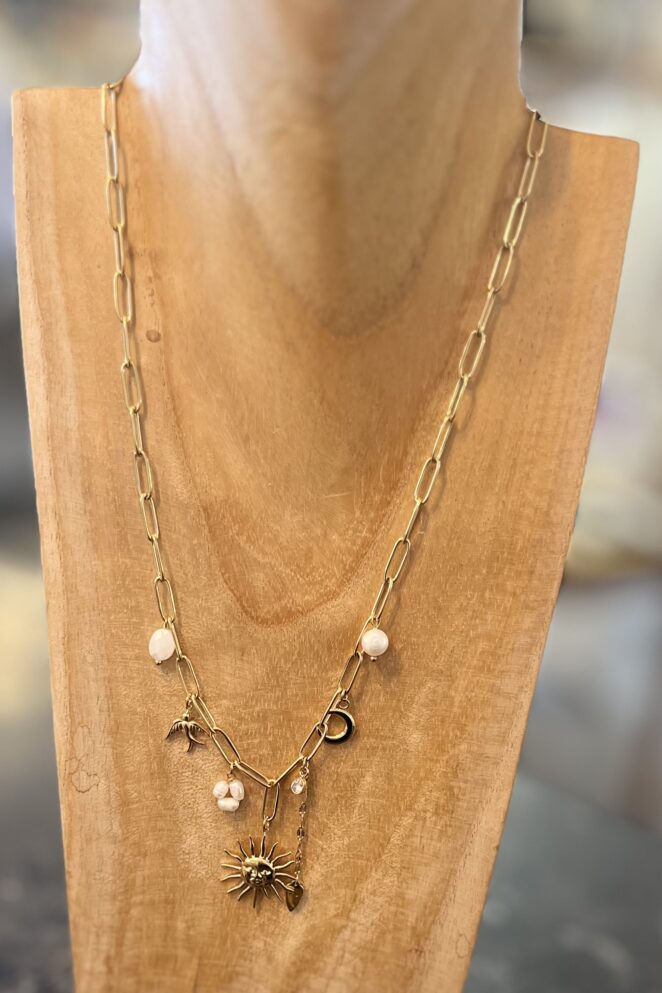 Collier breloques doré