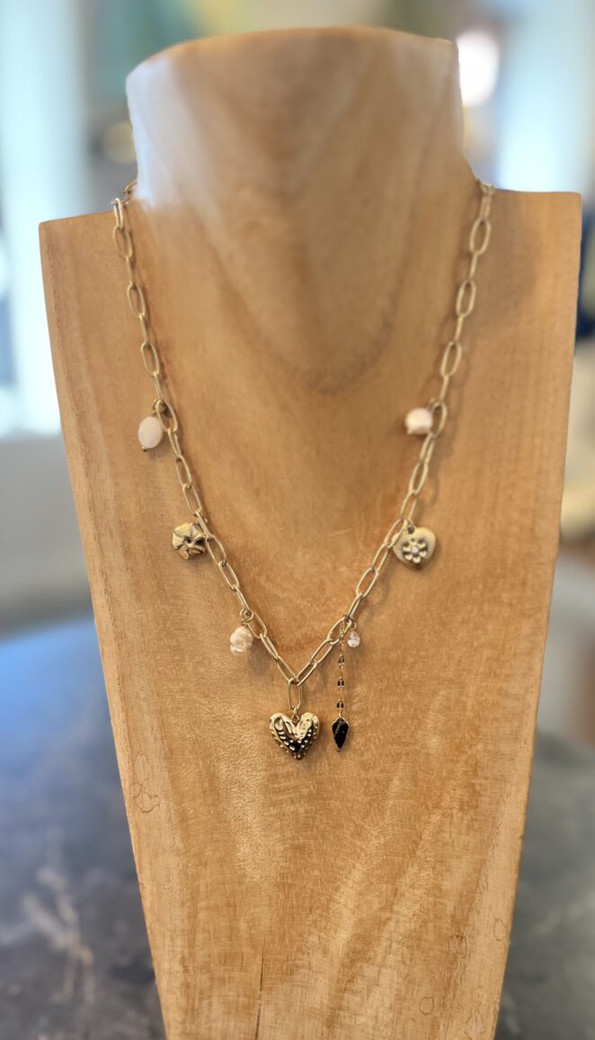 Collier breloques doré