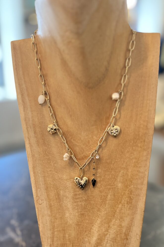 Collier breloques doré