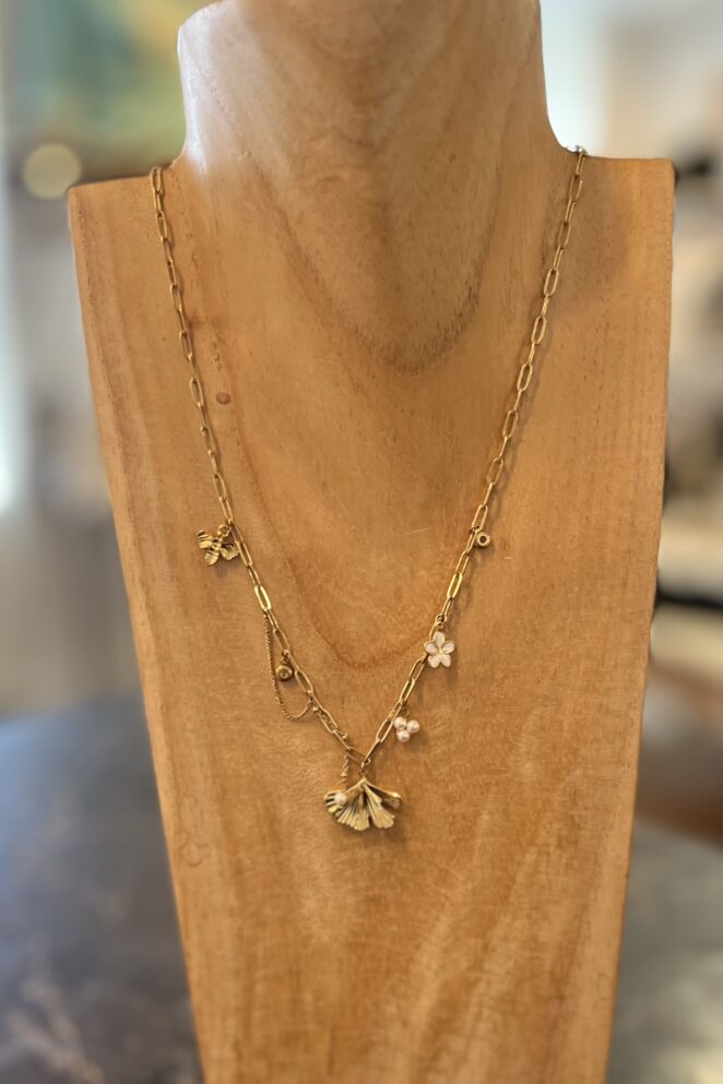 Collier breloques doré